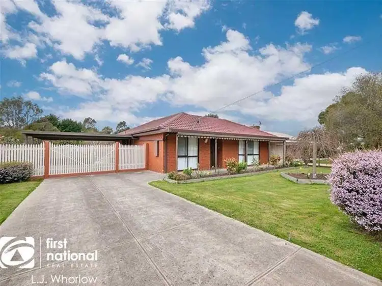 21 Metcalfe Drive, Romsey VIC 3434