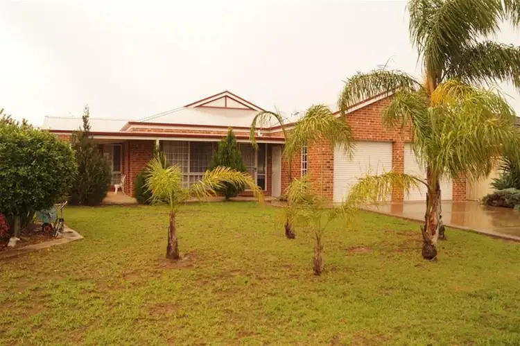 11 Poplar Drive, Numurkah VIC 3636