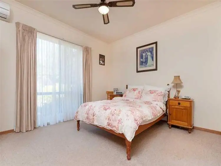 Seventh view of Homely house listing, 3 Hasluck Crt, Sunbury VIC 3429