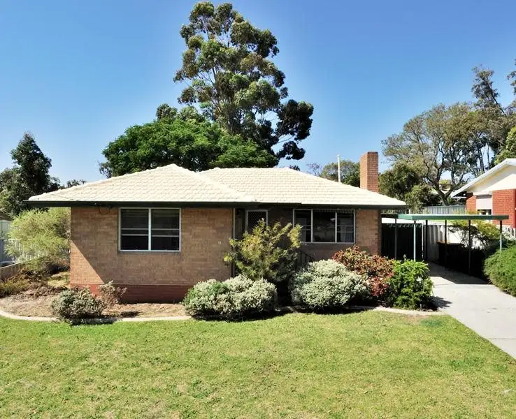 17 Mudalla Way, Koongamia WA 6056
