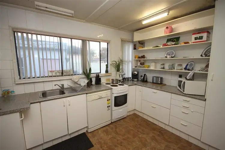 61 Crosby Crescent, Fairfield NSW 2165