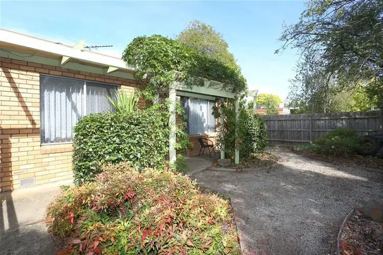 4/7 Manuka Road, Berwick VIC 3806