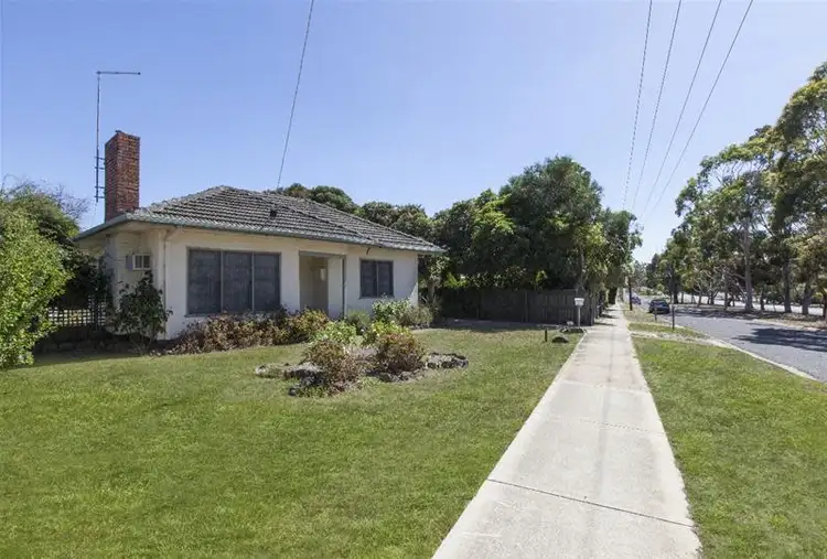 32 Port Fairy Road, Ararat VIC 3377