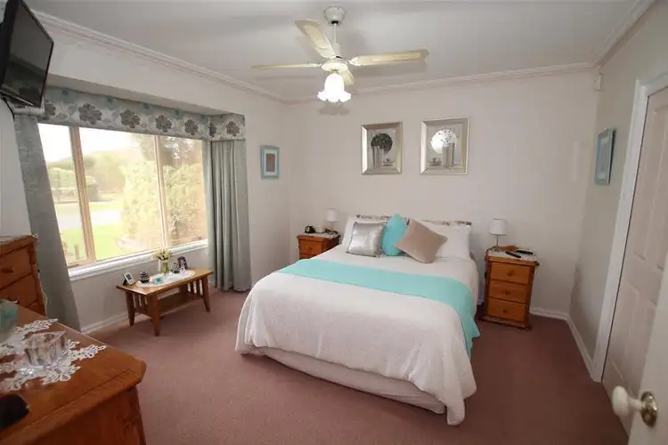 Fifth view of Homely house listing, 2 Baeckea Close, Warrnambool VIC 3280