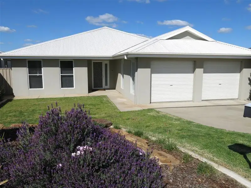 Main view of Homely house listing, 16 Bindari Avenue, Glenfield Park NSW 2650