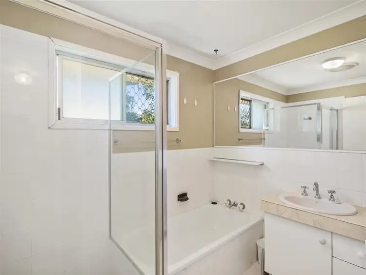 Fifth view of Homely semi-detached listing, 2/107 Mountain View Avenue, Miami QLD 4220