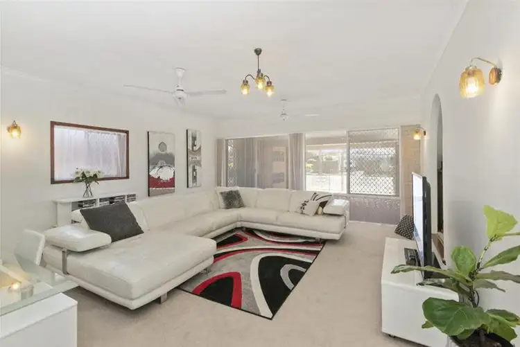 121 Mallawa Drive, Palm Beach QLD 4221