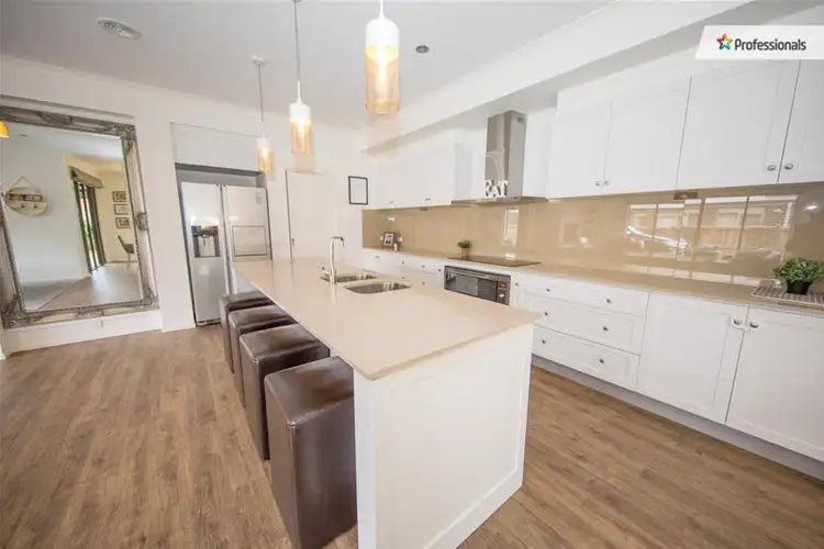 Fifth view of Homely house listing, 5 Edenhope  Place, Eynesbury VIC 3338