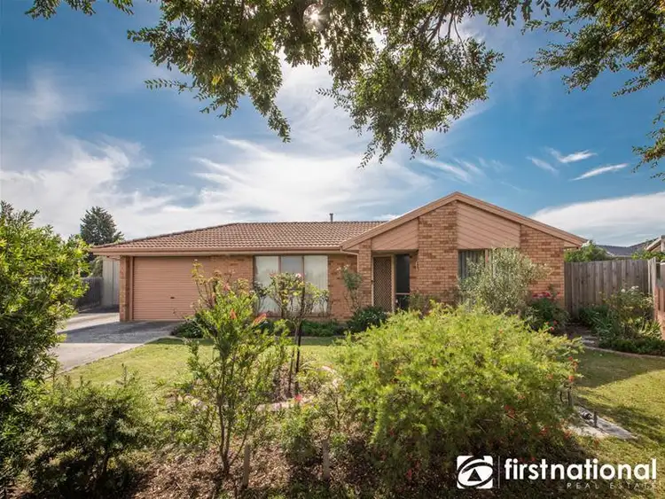 10 Escott Grove, Berwick VIC 3806