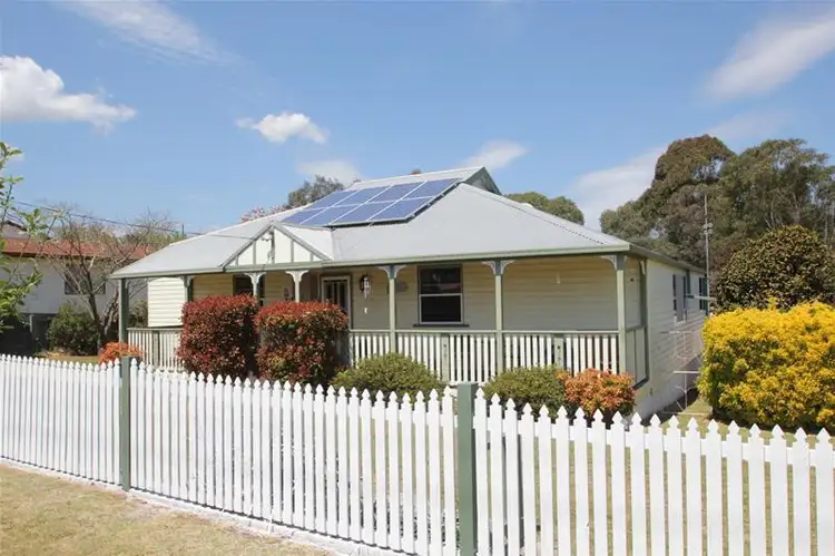 83 Martin Street, Tenterfield NSW 2372