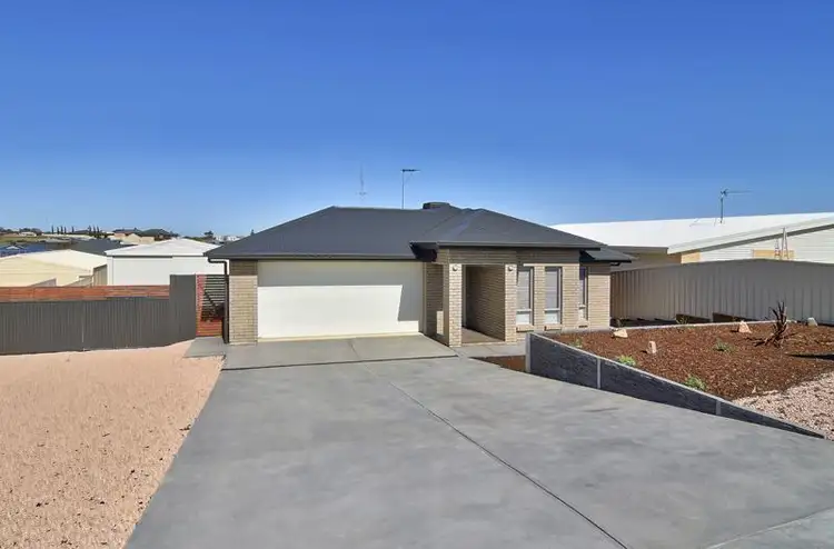 19 Keen Street, Moonta Bay SA 5558