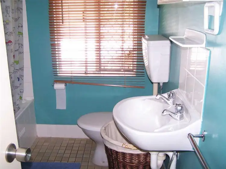 Fourth view of Homely unit listing, 4/5 Peuce Place, Sadadeen NT 870