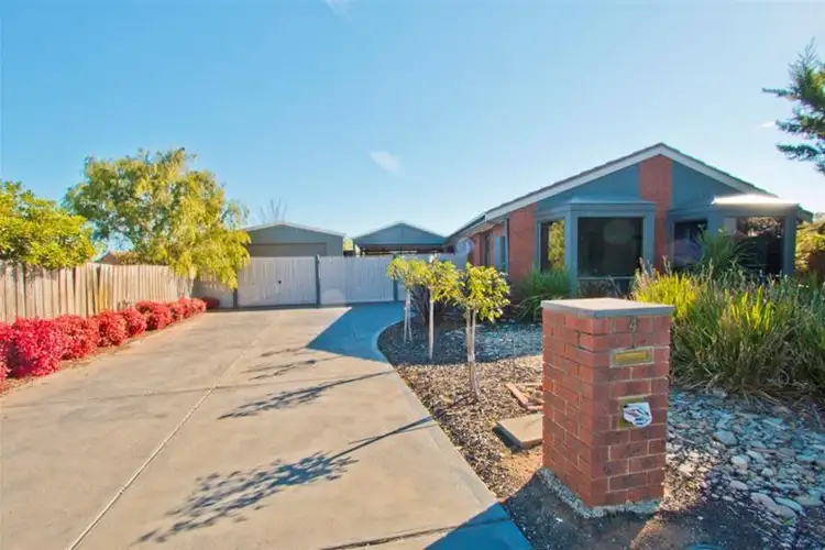 4 Cheviot Court, Melton West VIC 3337