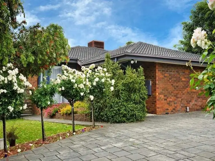17 Dobell Place, Mooroolbark VIC 3138