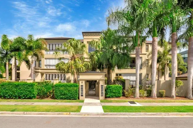 8-10 Parnoo Street, Chevron Island QLD 4217