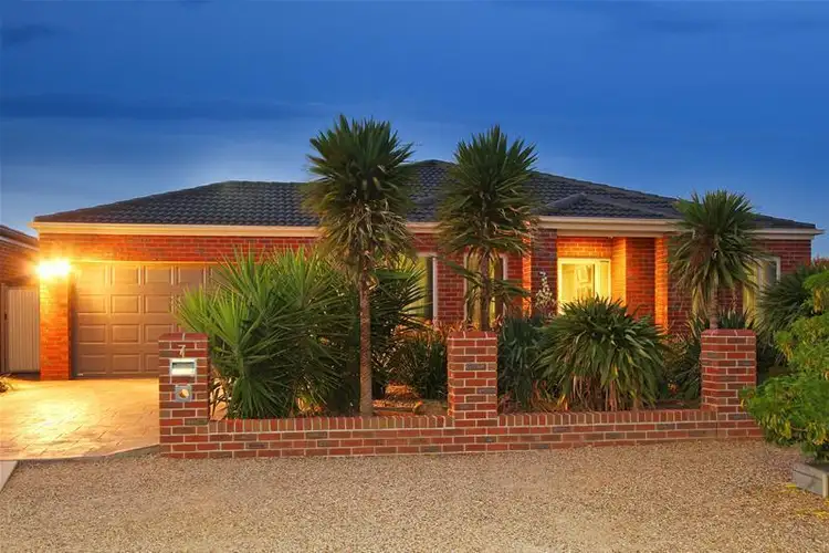 7 Nevis Place, Taylors Hill VIC 3037