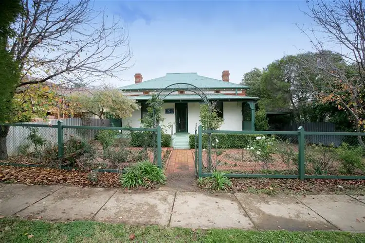 74 Bourke Street, Turvey Park NSW 2650