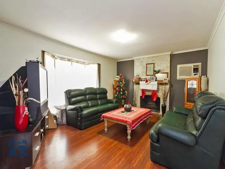 Second view of Homely house listing, 5 Munro Close, Hampton Park VIC 3976