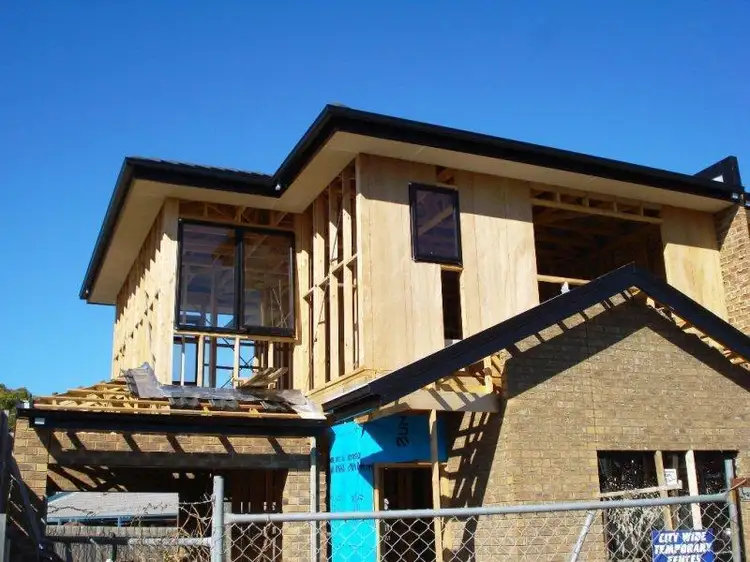 2/23 Churchill Avenue, Maidstone VIC 3012