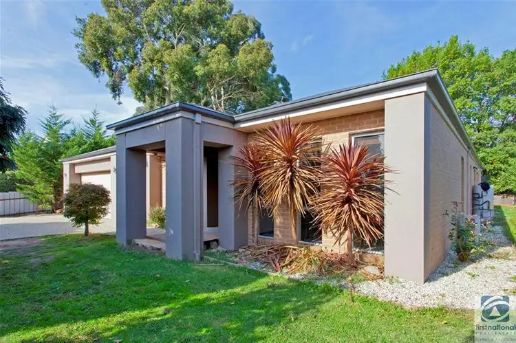 21 Railway Avenue, Beechworth VIC 3747