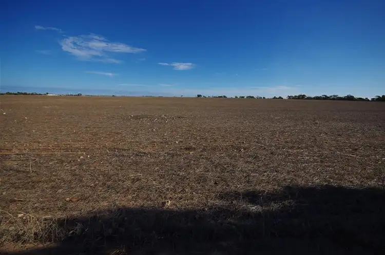3 Gumbowie Road, Coobowie SA 5583