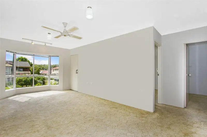 Main view of Homely unit listing, 10/15 Lorraine Avenue, Berkeley Vale NSW 2261