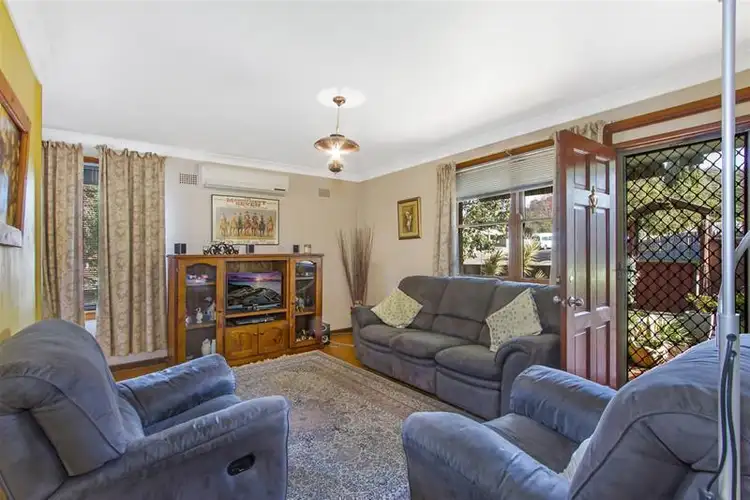6 Cutler Drive, Wyong NSW 2259