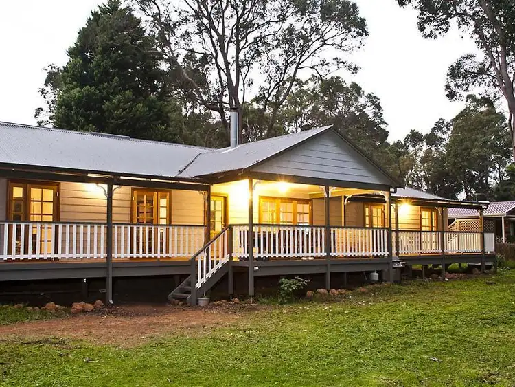 23 Raeburn Road, Roleystone WA 6111