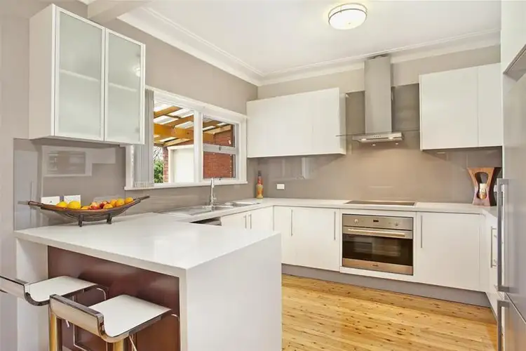 2 Narrun Crescent, Dundas NSW 2117