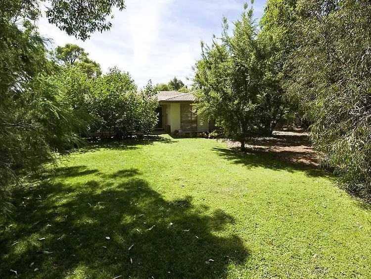 11 George Road, Roleystone WA 6111