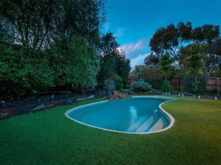 6 Dawn Court, Sunbury VIC 3429