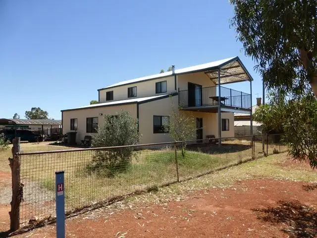 17 Richmond Street, Cue WA 6640