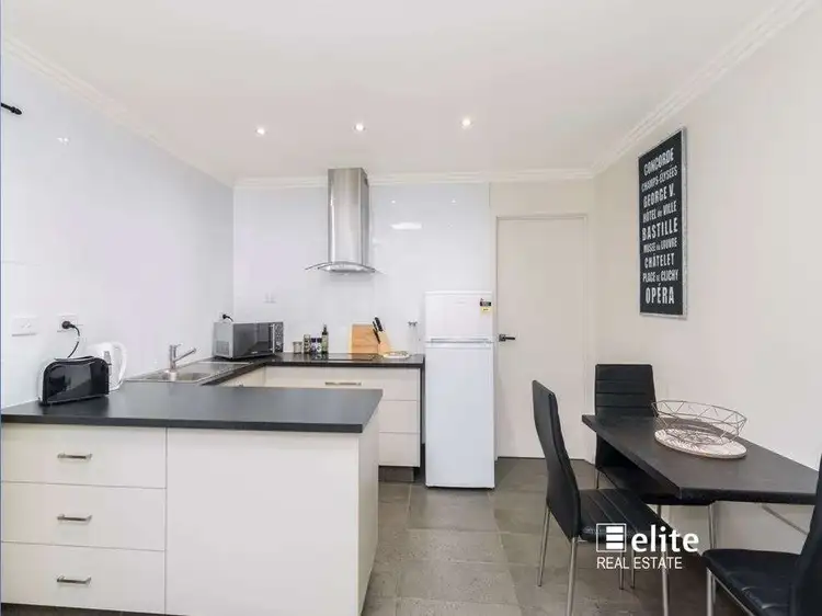27 MANNINGHAM STREET, Parkville VIC 3052
