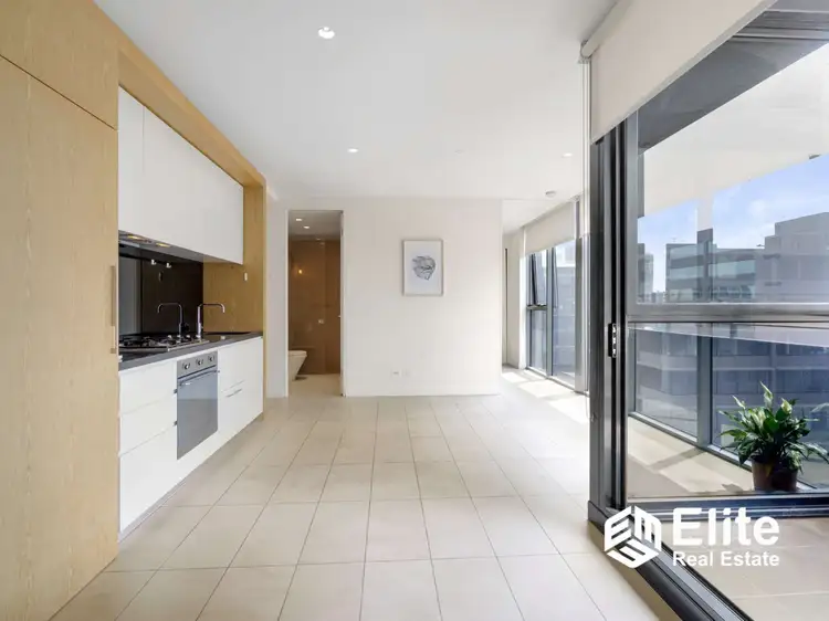1011/74 QUEENS ROAD, Melbourne VIC 3004