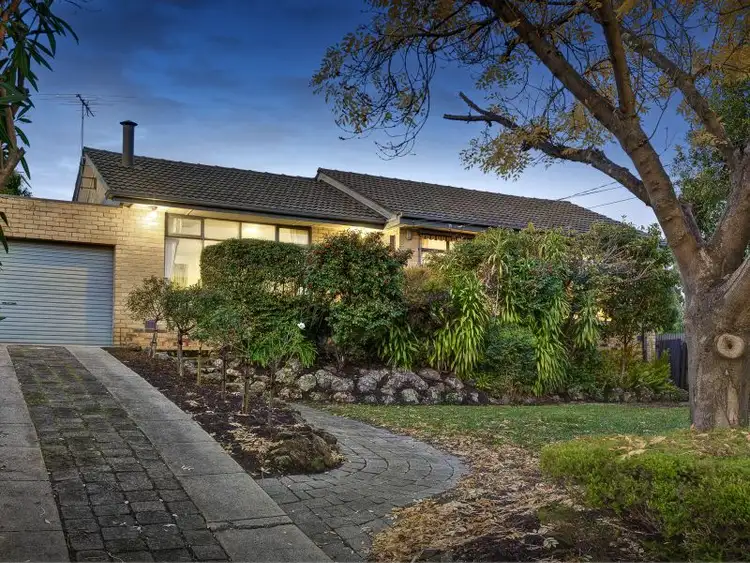 11 Ellen Court, Burwood VIC 3125