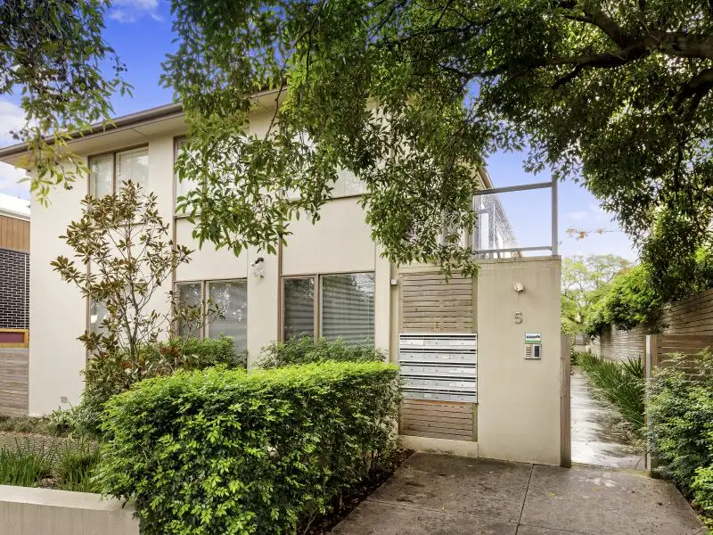 Main view of Homely apartment listing, 4/5 Summerlea Grove, Hawthorn VIC 3122