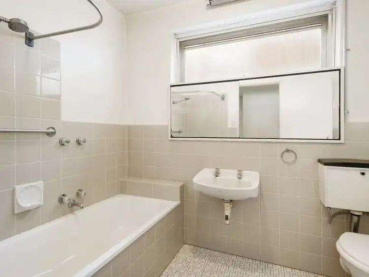 Fourth view of Homely apartment listing, 2/109 Riversdale Road, Hawthorn VIC 3122