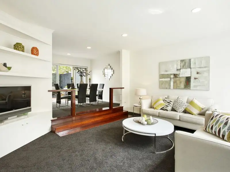 Main view of Homely townhouse listing, 2/21 Osborne Avenue, Glen Iris VIC 3146