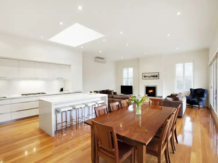 13 Aisbett Avenue, Camberwell VIC 3124