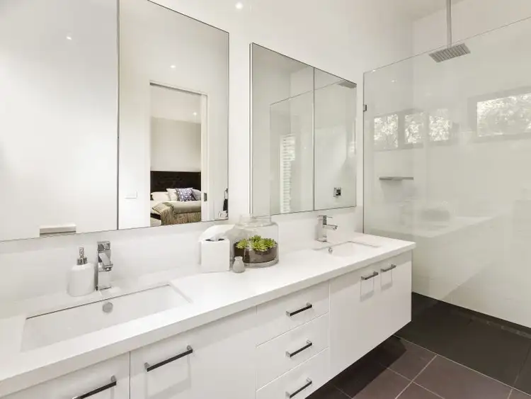 Fifth view of Homely house listing, 2 Annetta Avenue, Ashburton VIC 3147