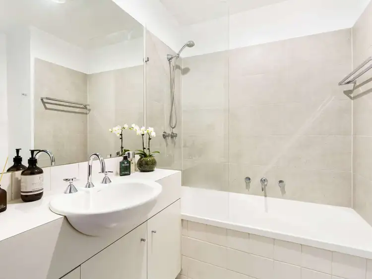 Fifth view of Homely apartment listing, 7/8 The Avenue, Windsor VIC 3181