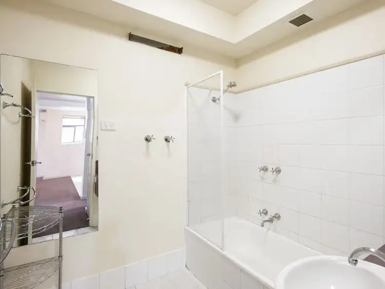 Fourth view of Homely apartment listing, 6/202 The Avenue, Parkville VIC 3052