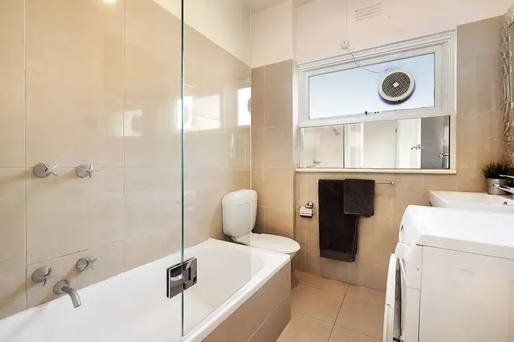 Fourth view of Homely apartment listing, 2/10 Nash Street, Glen Iris VIC 3146