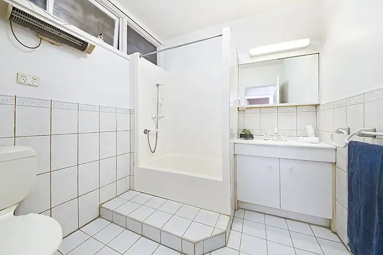 Sixth view of Homely apartment listing, 1/11 Fulton Street, St Kilda East VIC 3183