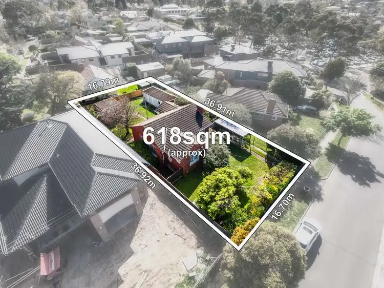 24 Samarinda Avenue, Ashburton VIC 3147