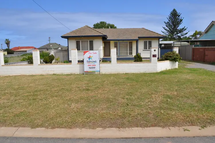6 Maley Way, Beachlands WA 6530