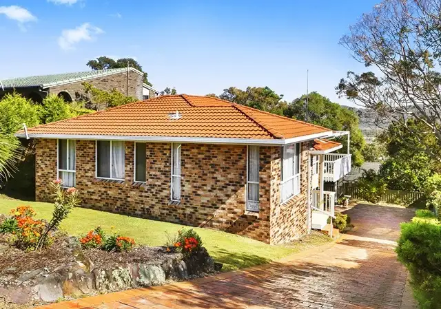 19 Masefield Avenue, Bateau Bay NSW 2261