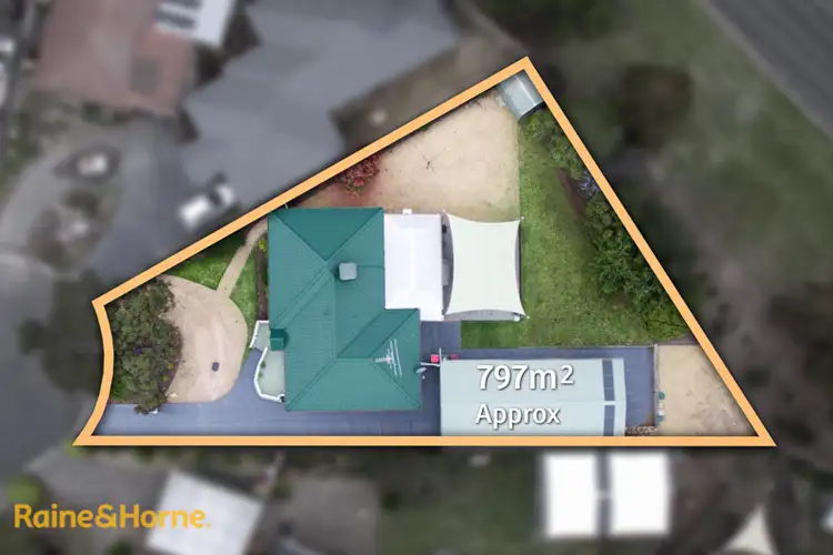 Second view of Homely house listing, 6 Yale Court, Sunbury VIC 3429