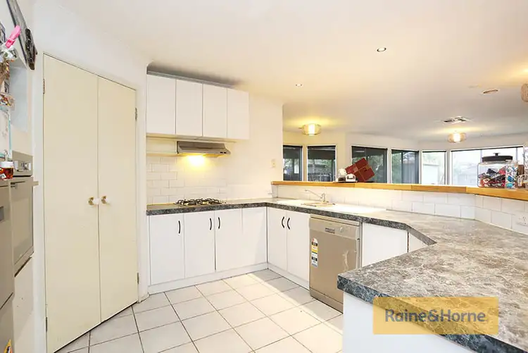 Fourth view of Homely house listing, 10 Huntingdale Court, Craigieburn VIC 3064