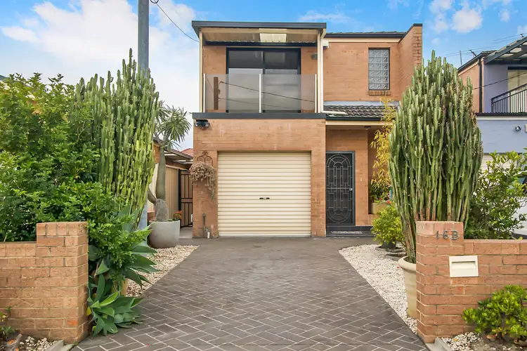 16B The Grove